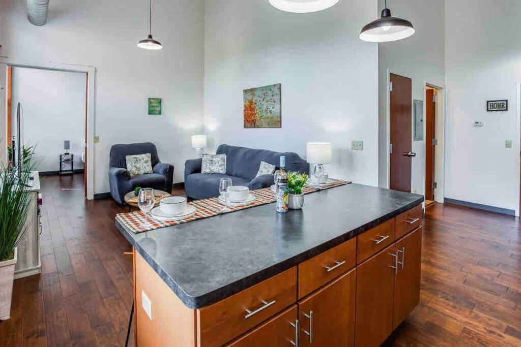 Apartamento Ny Style Centric Loft With King Bed By Park Av. Rochester Exterior foto