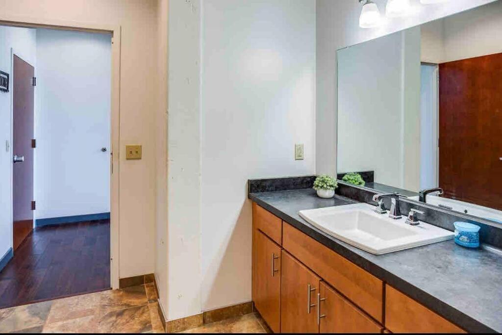 Apartamento Ny Style Centric Loft With King Bed By Park Av. Rochester Exterior foto